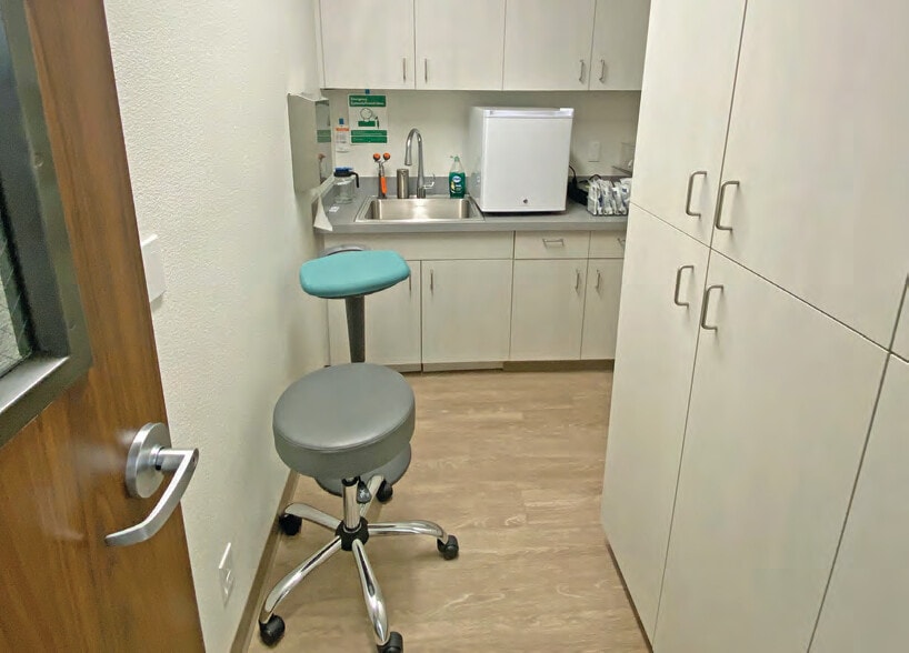 More Photos Of 345 Saxony Rd, Encinitas Medical For Lease