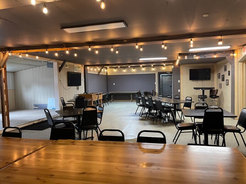 More Photos Of 4397 Main St, Brown City Bar For Sale