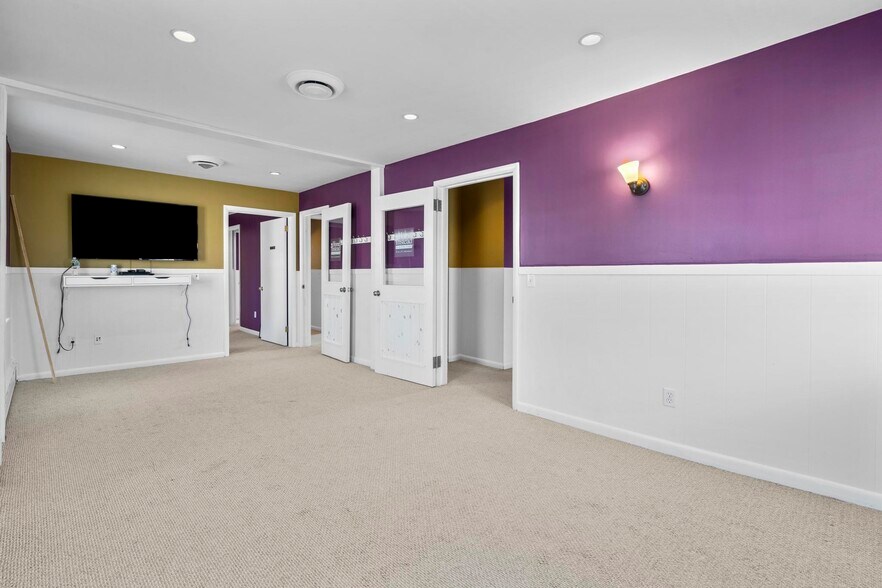 More Photos Of 158 East Ave, Norwalk Office For Lease