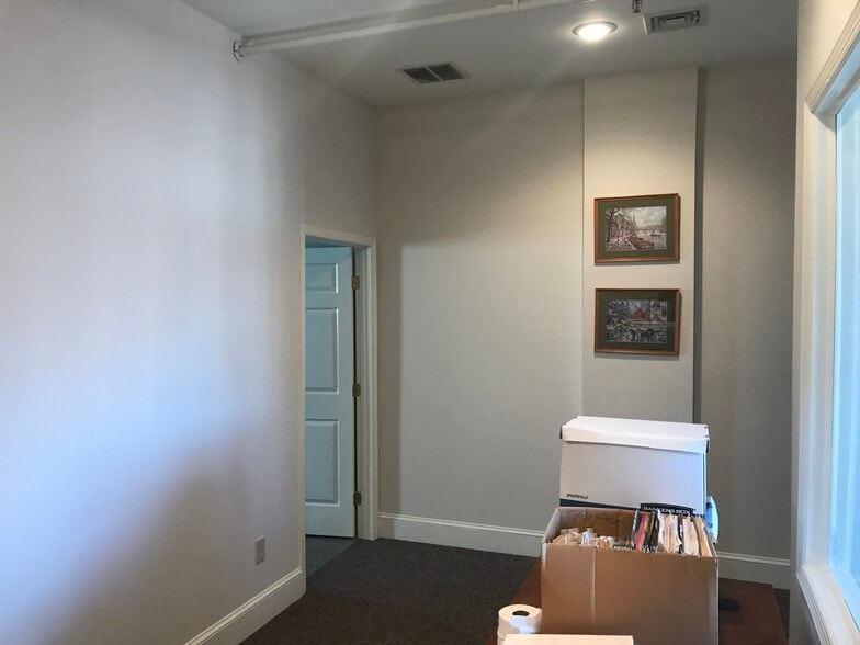 More Photos Of 20 E Market St, West Chester Office For Lease