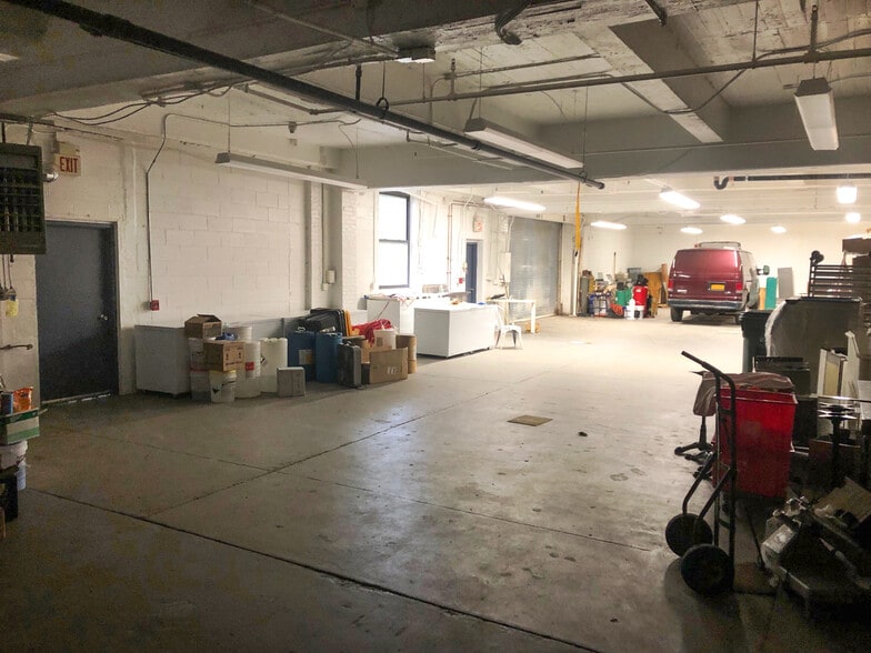 More Photos Of 7 Intervale St, White Plains Flex For Lease