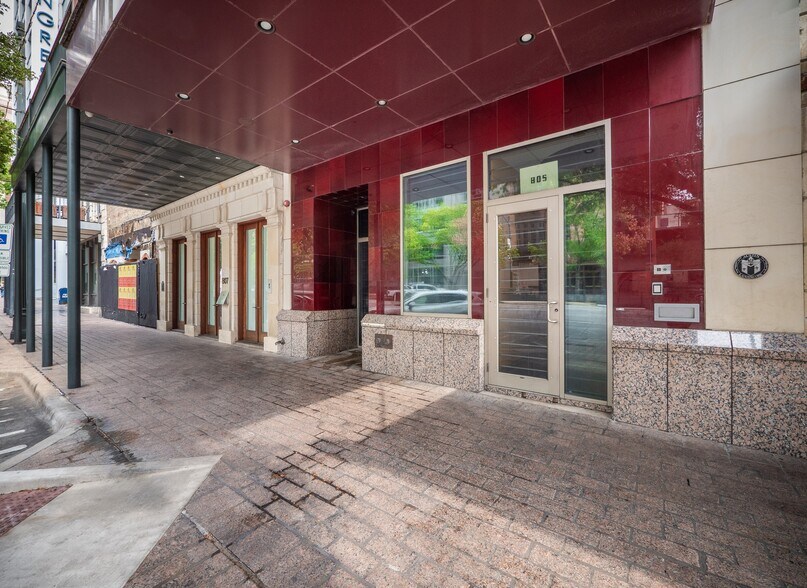 More Photos Of 805 N Congress Ave, Austin Storefront Retail Residential For Sale