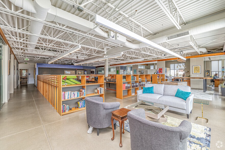 More Photos Of 161 S 1st St, Milwaukee Loft Creative Space For Lease