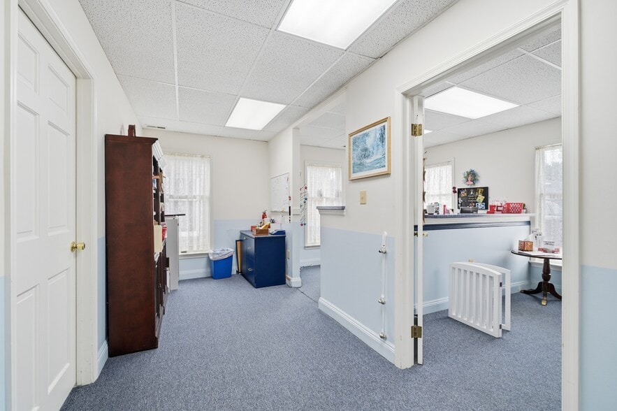 More Photos Of 23 E Frederick St, Walkersville Office For Sale