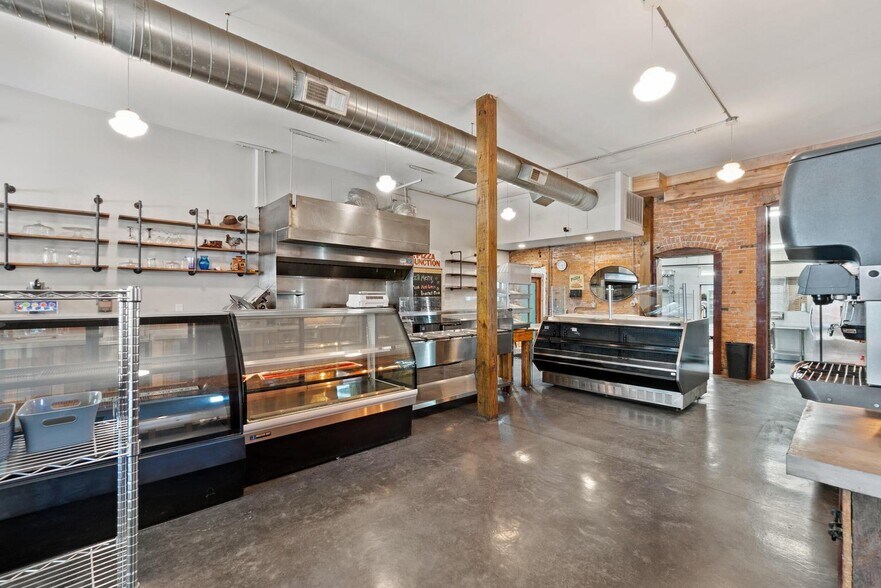 More Photos Of 104 S Main St, Glencoe Storefront Retail Residential For Sale