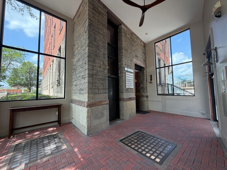 More Photos Of 4 Commercial St, Rochester Loft Creative Space For Lease
