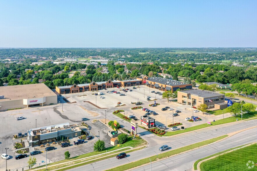 More Photos Of 14451-14543 W Center Rd, Omaha Storefront For Lease