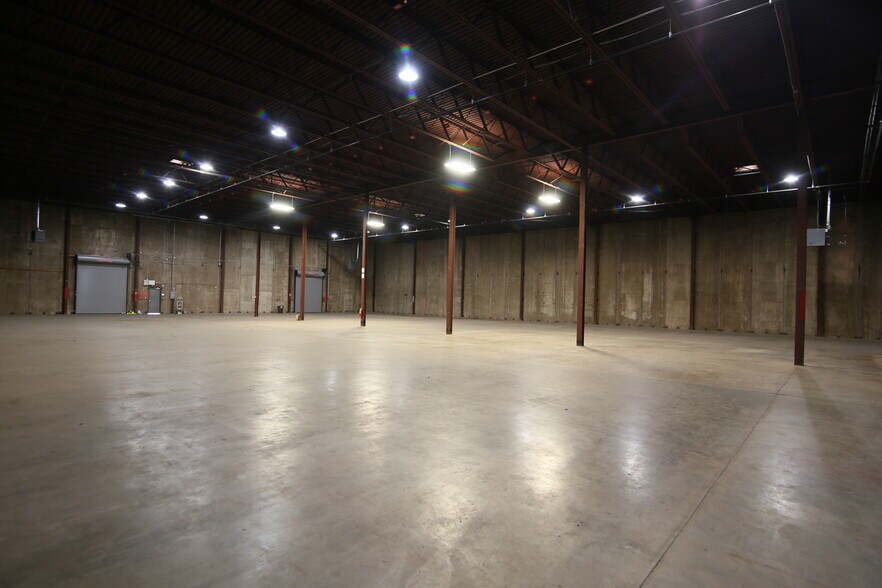More Photos Of 5600 N Western Ave, Oklahoma City Warehouse For Lease