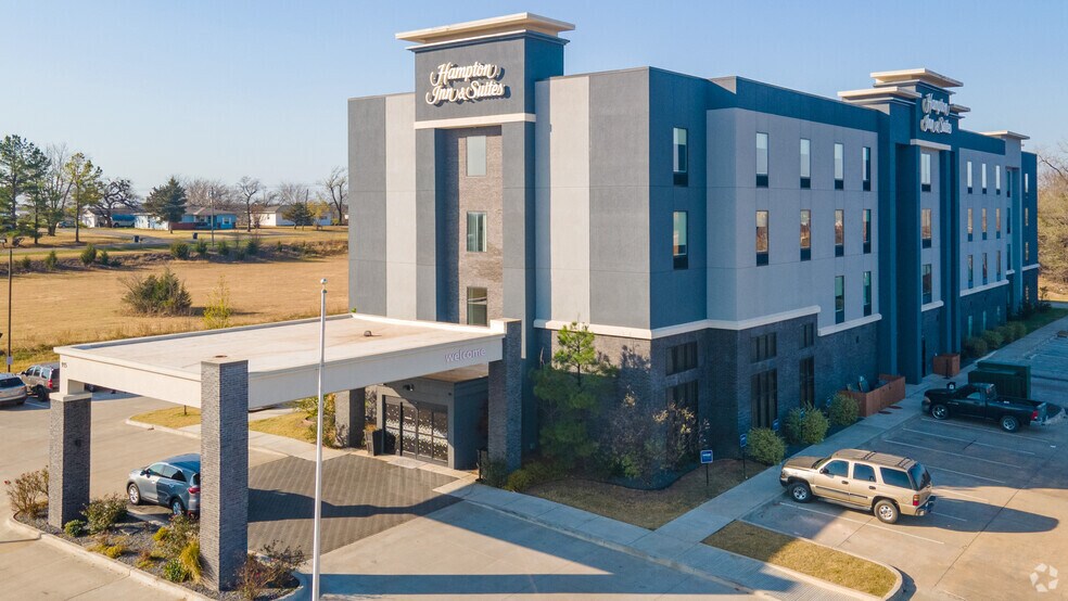 More Photos Of 915 Ada Webb Dr, Stroud Hotel For Sale