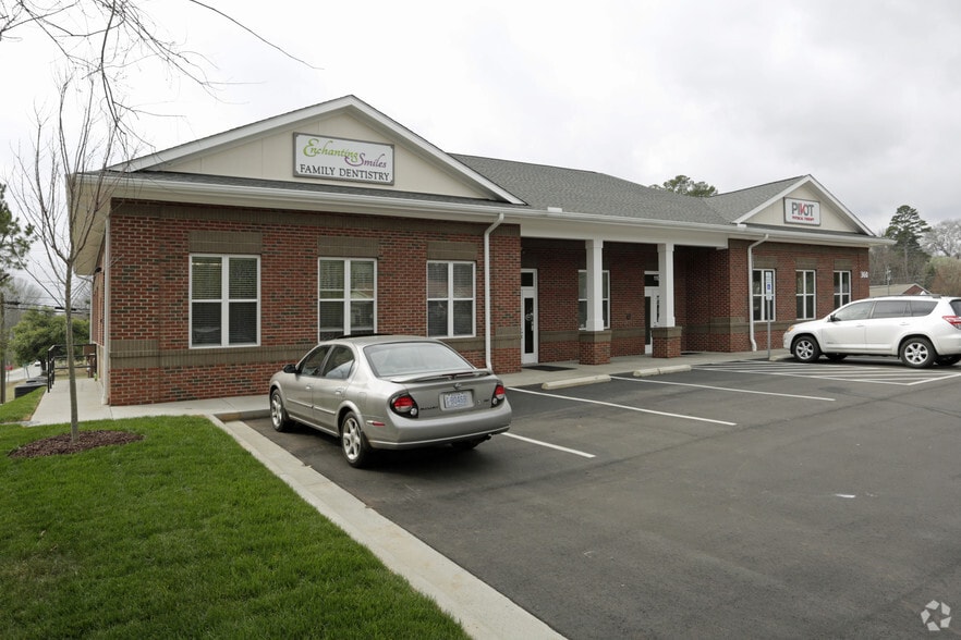 More Photos Of 360 West St, Pittsboro Medical For Lease