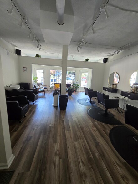 More Photos Of 3348-3352 Commonwealth Ave, Charlotte Unknown For Lease