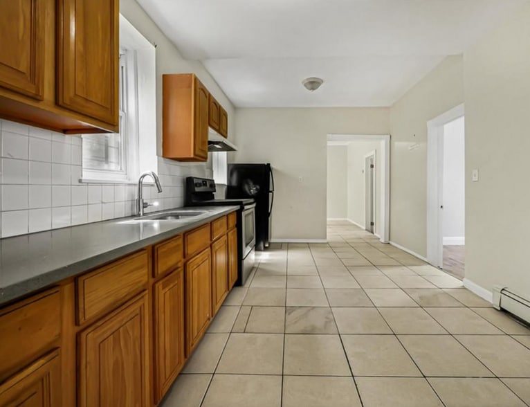 More Photos Of 704-706 E 183rd St, Bronx Office Residential For Sale