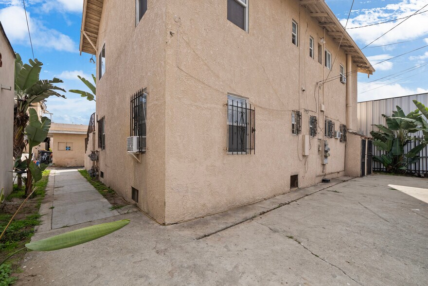 More Photos Of 4441 Avalon Blvd, Los Angeles Apartments For Sale