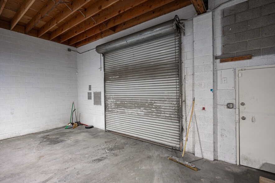 More Photos Of 2310-2315 Western Ave, Las Vegas Warehouse For Lease