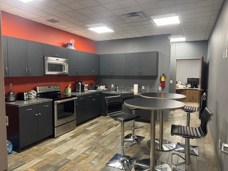 More Photos Of 1150 Martin Luther King Fwy, Fort Worth Warehouse For Lease
