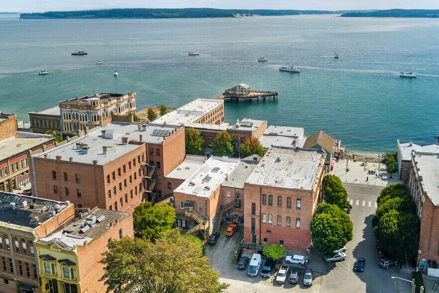 More Photos Of 936 Water St, Port Townsend Storefront Retail Residential For Sale