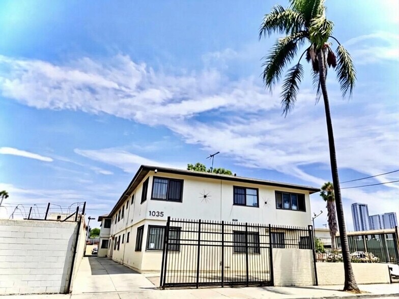 Primary Photo Of 1035 W 17th St, Los Angeles Apartments For Sale