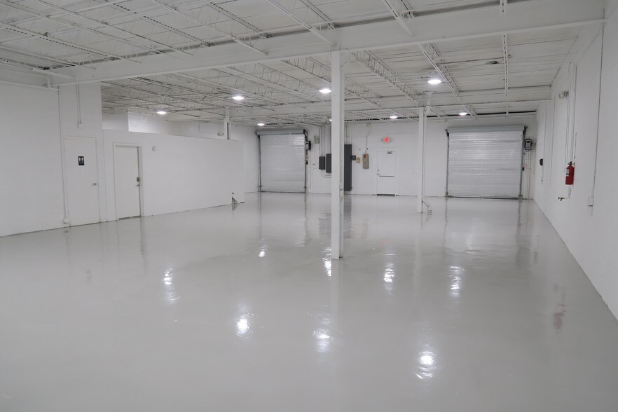 More Photos Of 6115 Skyline Dr, Houston Warehouse For Lease