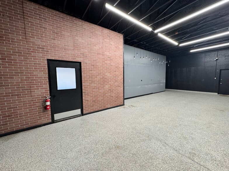 More Photos Of 54 9th St, Atlantic Beach Flex For Lease