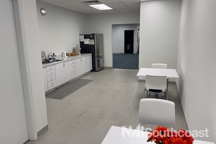 More Photos Of 715-735 Colorado Ave, Stuart Unknown For Lease