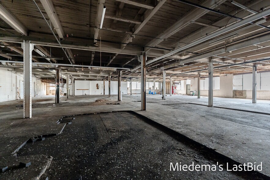 More Photos Of 1305 S Cedar St, Lansing Warehouse For Sale