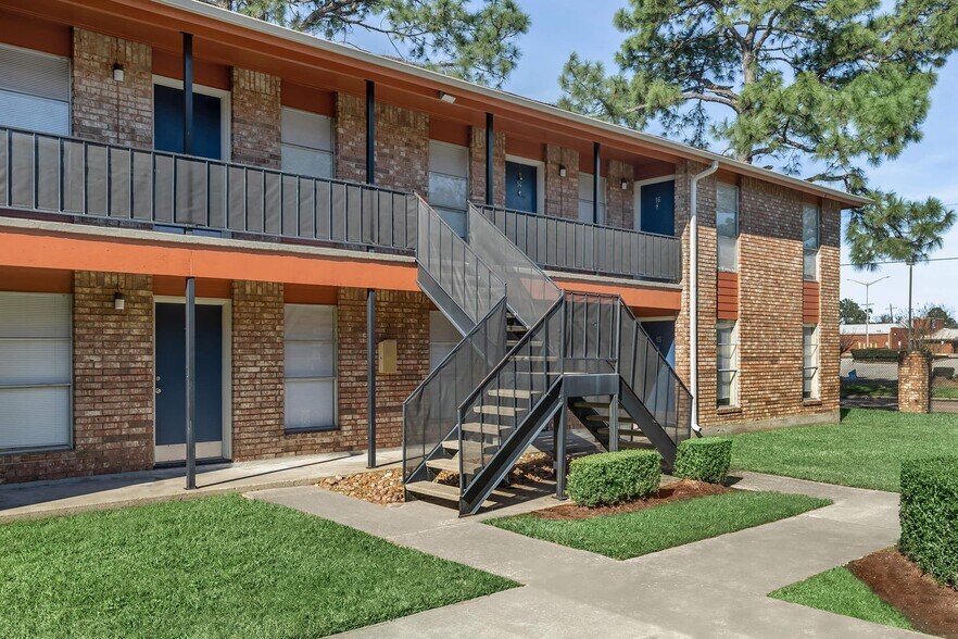 More Photos Of 4075 Laurel St, Beaumont Apartments For Sale