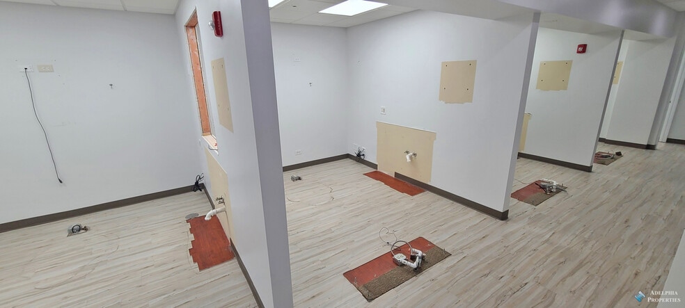 More Photos Of 26W285 Geneva Rd, Wheaton General Retail For Lease