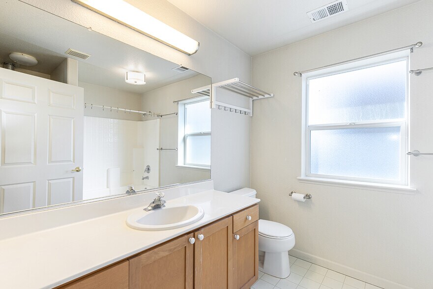 More Photos Of 2131 Naomi Pl, Santa Rosa Apartments For Sale