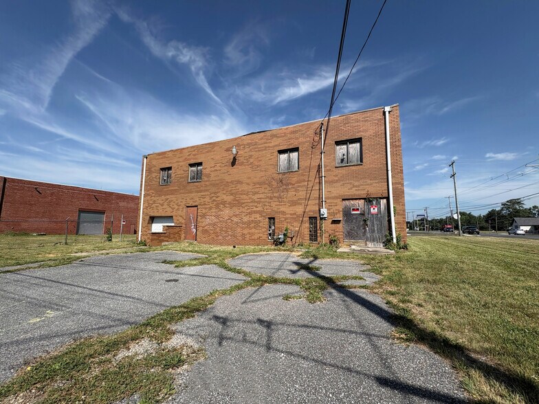 More Photos Of 200 White Horse Pike, Egg Harbor City Flex For Sale