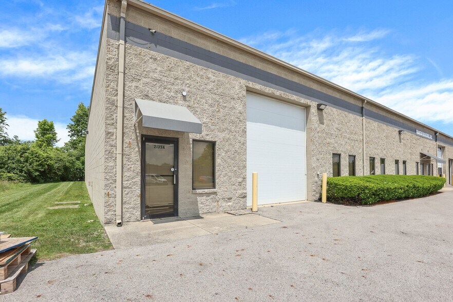 More Photos Of 2135 S James Rd, Columbus Warehouse For Lease