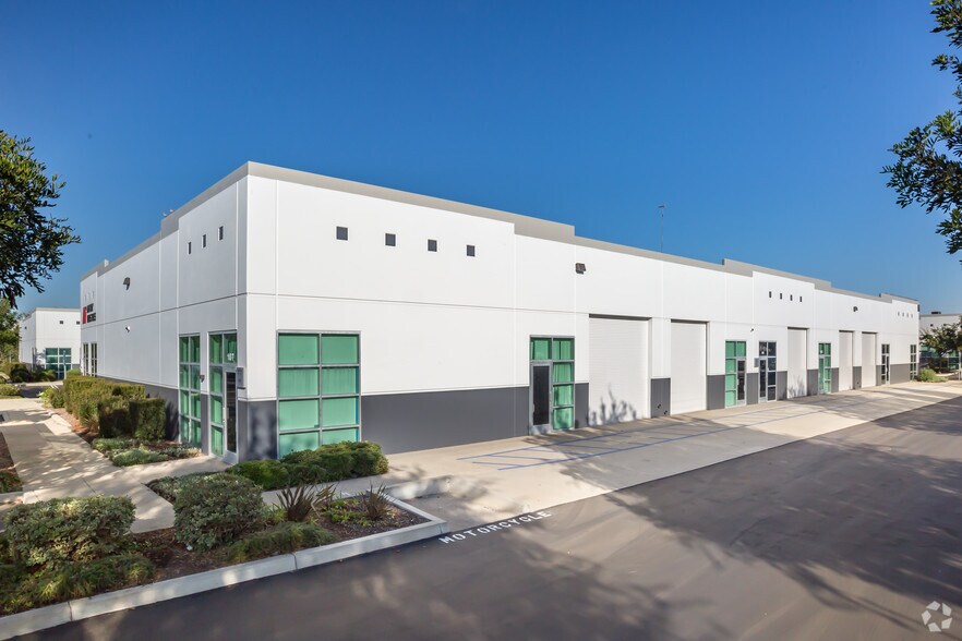 Primary Photo Of 2350-2380 Eastman Ave, Oxnard Unknown For Lease