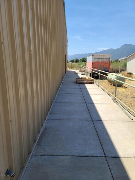 More Photos Of 1655 S Sullivan Ln, Camp Verde Warehouse For Lease