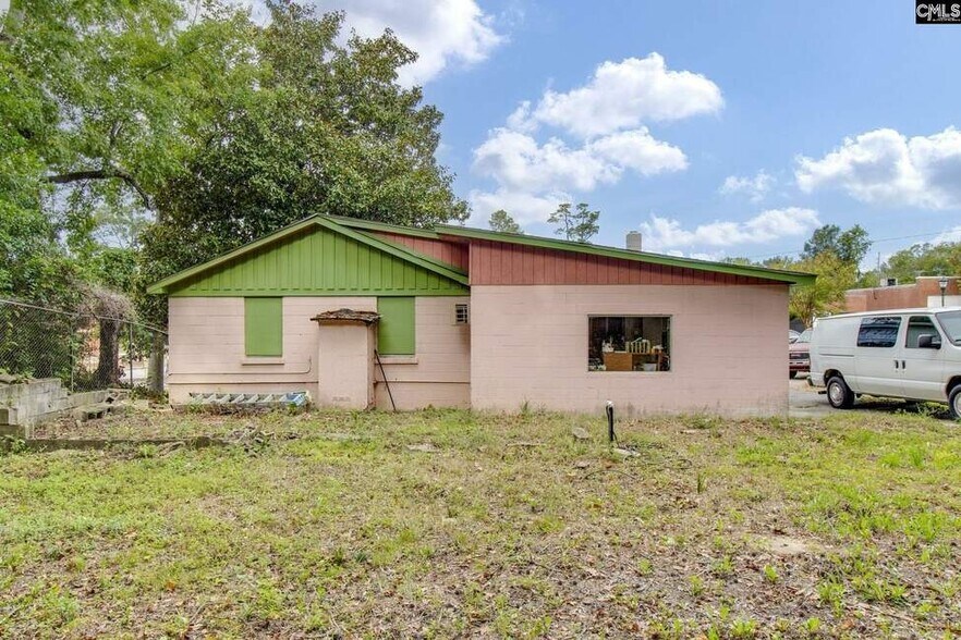 More Photos Of 750 Russell St, Orangeburg Freestanding For Sale