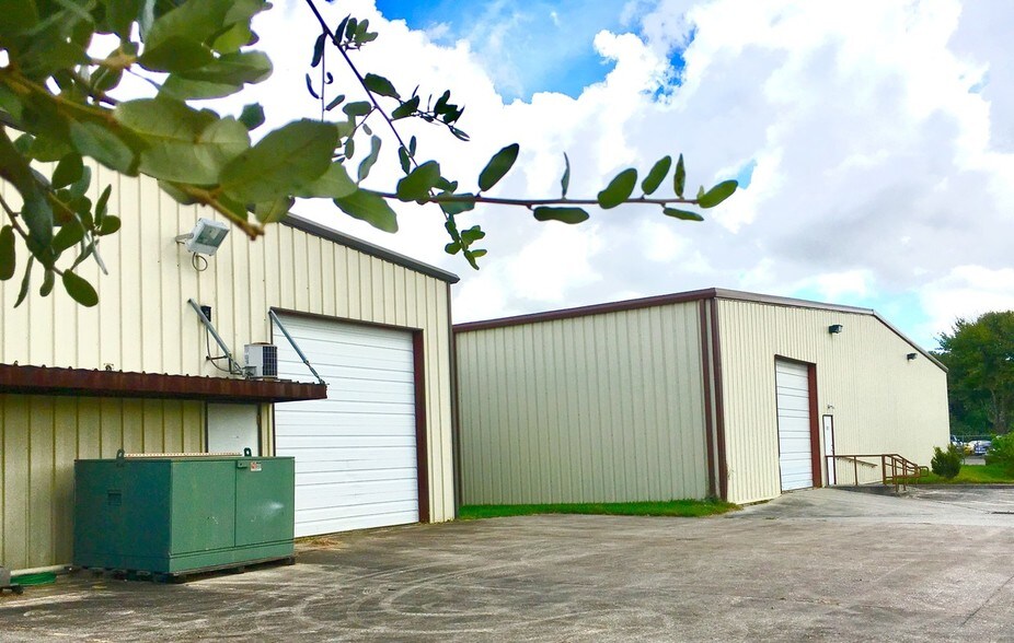 More Photos Of 8219 Almeda Genoa Rd, Houston Warehouse For Lease