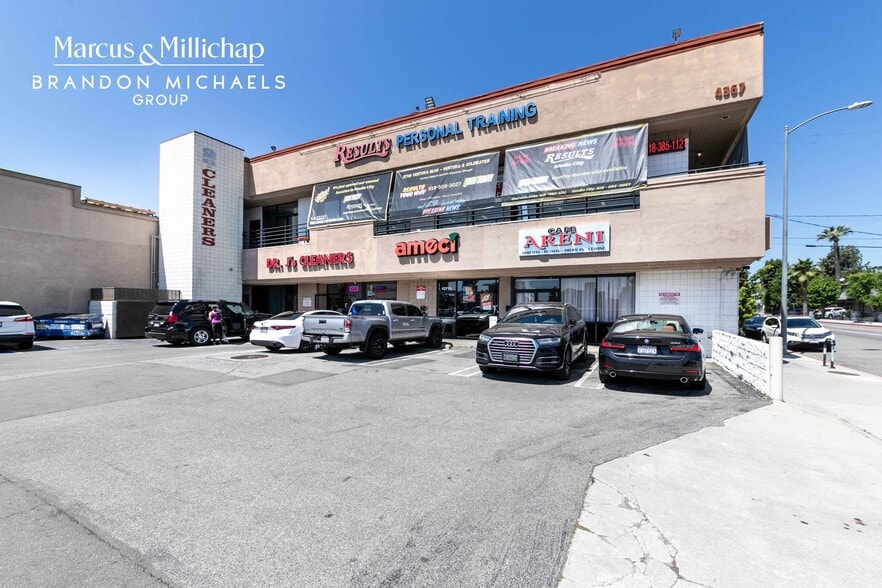 More Photos Of 4367 Woodman Ave, Sherman Oaks General Retail For Sale