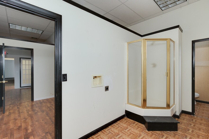 More Photos Of 112 Main St, Putnam Storefront Retail Office For Lease