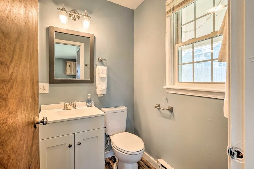 More Photos Of 77 Canada St, Lake George General Retail For Sale