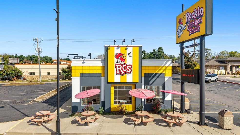 Primary Photo Of 31 S Wisconsin Dells Pky, Lake Delton Freestanding For Sale