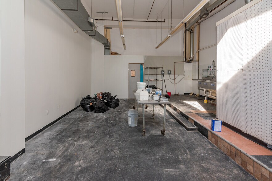 More Photos Of 803-807 Washington Blvd, Baltimore Storefront Retail Residential For Lease