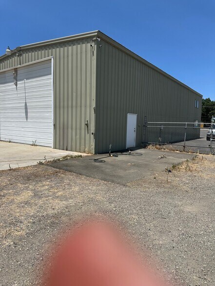 More Photos Of 352-360 W Kentucky Ave, Woodland Warehouse For Sale