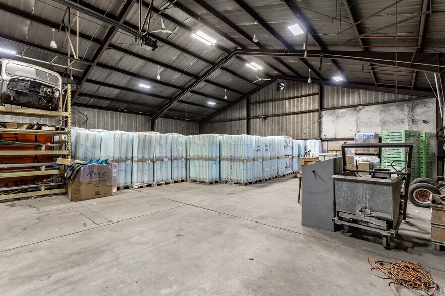 More Photos Of 204 Washington st, Frankton Industrial For Sale
