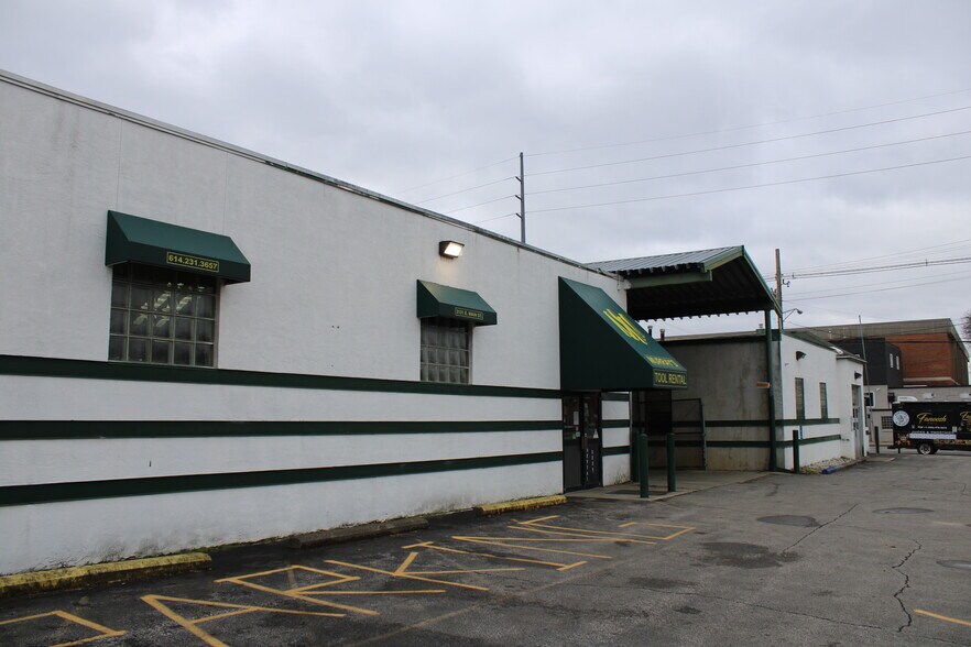 More Photos Of 3143 E Main St, Columbus Freestanding For Sale