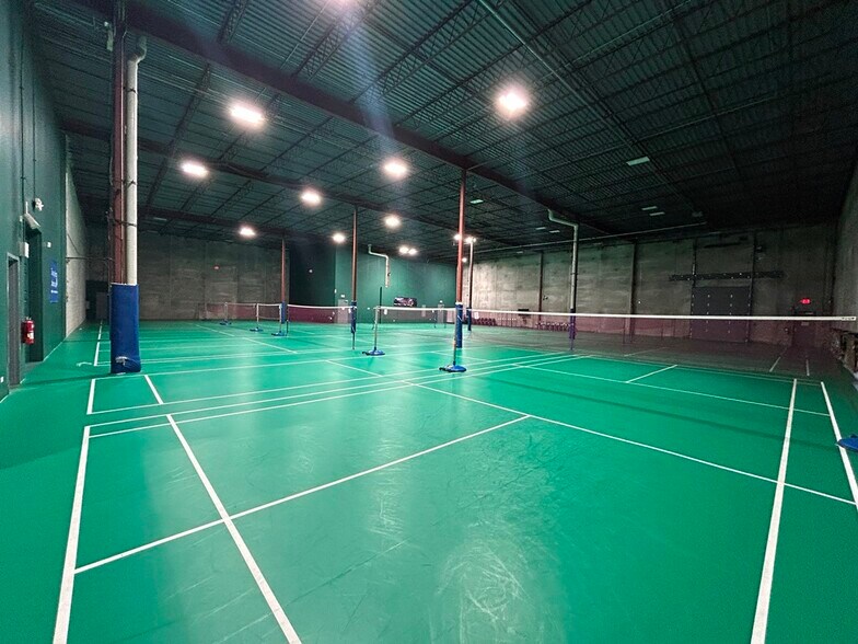 More Photos Of 8150 Lehigh Ave, Morton Grove Warehouse For Sale