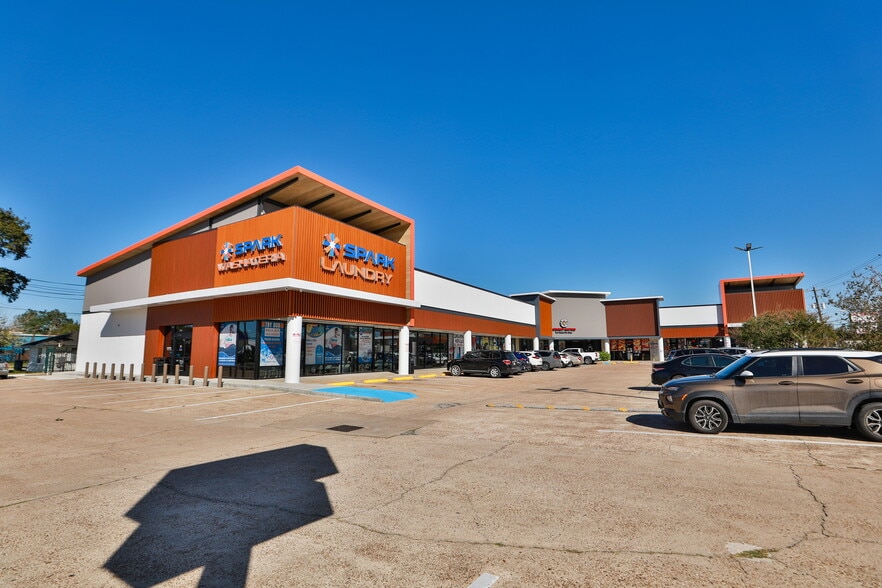More Photos Of 8532-8540 Hammerly Blvd, Houston Unknown For Lease