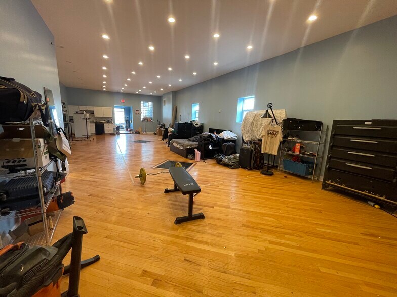 More Photos Of 1745 N Cicero Ave, Chicago Freestanding For Sale