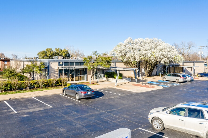 More Photos Of 5300 N Meridian Ave, Oklahoma City Medical For Lease