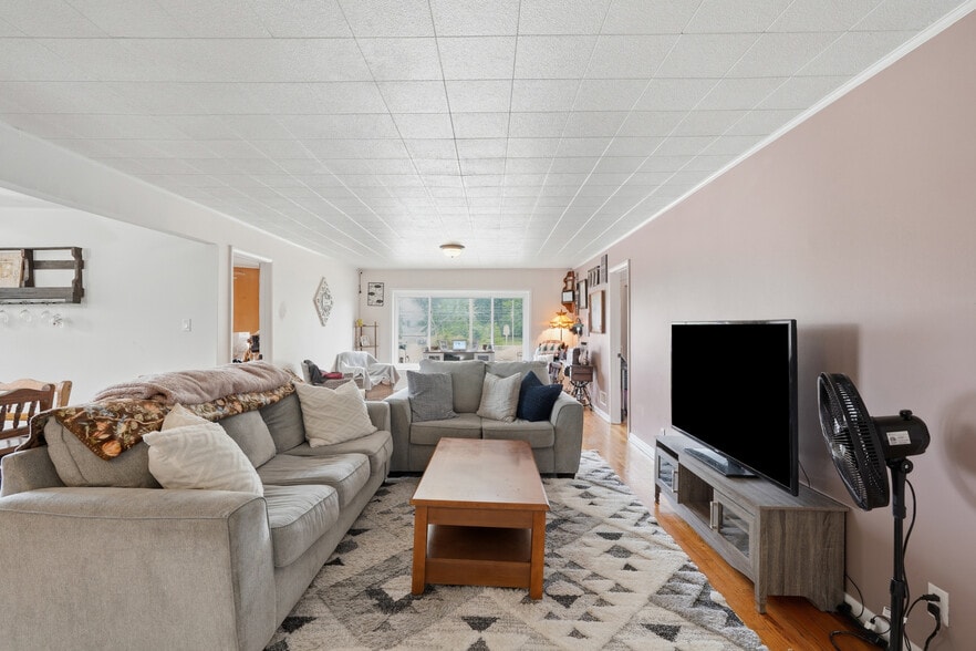 More Photos Of 23589-23593 Van Born Rd, Taylor Freestanding For Sale