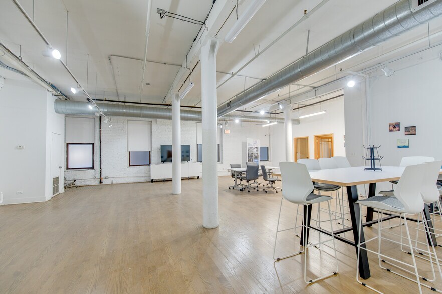 More Photos Of 11 E Hubbard St, Chicago Office For Lease
