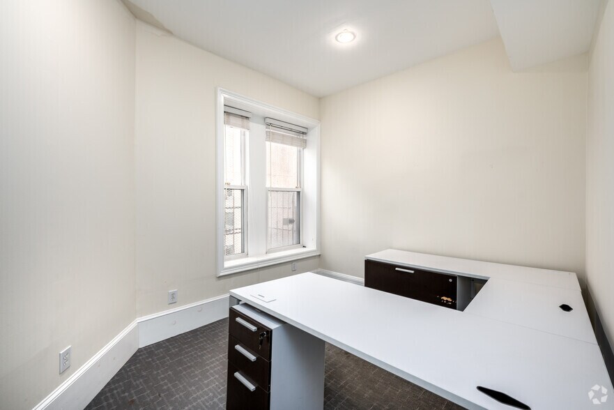 More Photos Of 1230 17th St NW, Washington Office Residential For Sale