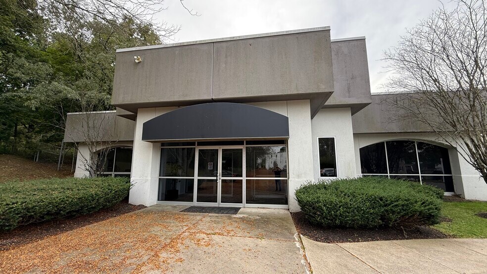 More Photos Of 75 North St, Bloomsbury Office For Lease